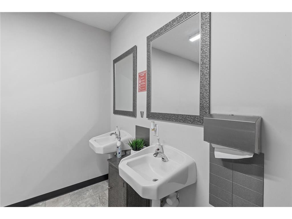 1709 Southcross Drive W Burnsville MN 55306 6817660 image39