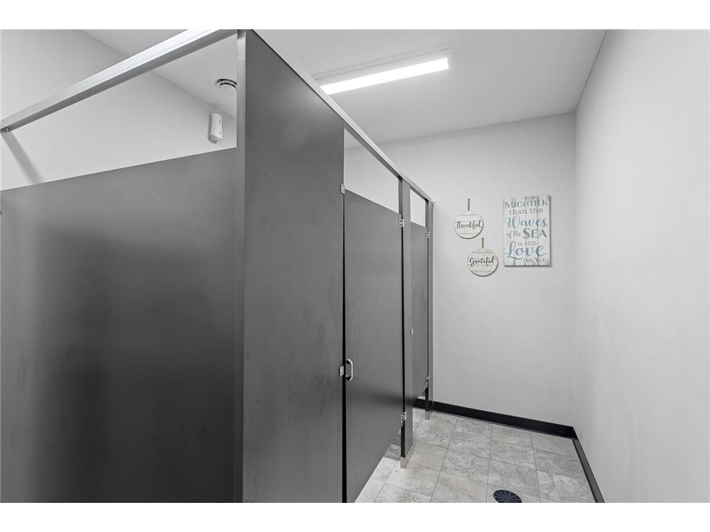 1709 Southcross Drive W Burnsville MN 55306 6817660 image40