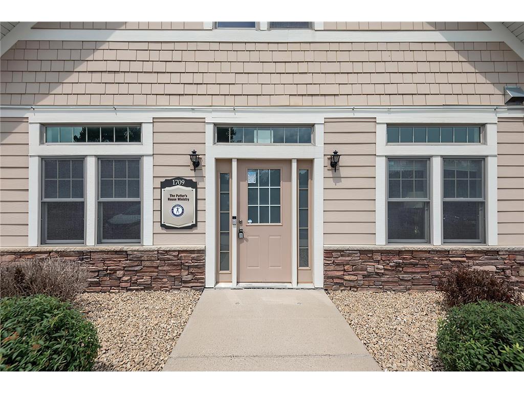 1709 Southcross Drive W Burnsville MN 55306 6817660 image46