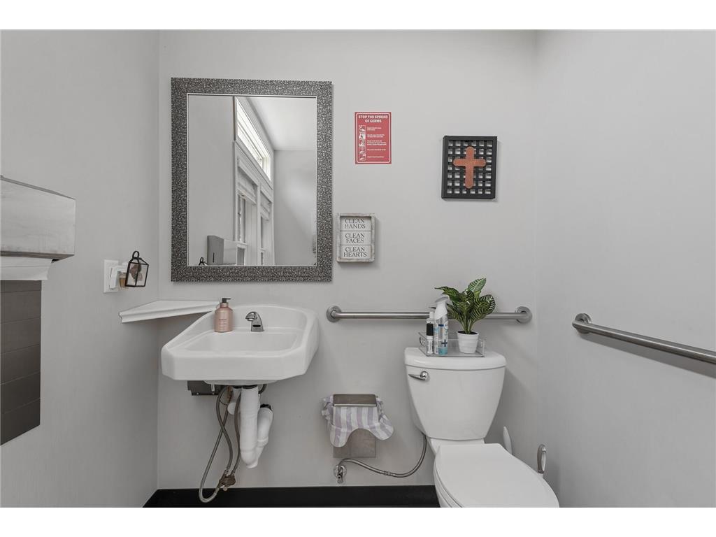 1709 Southcross Drive W Burnsville MN 55306 6817660 image7