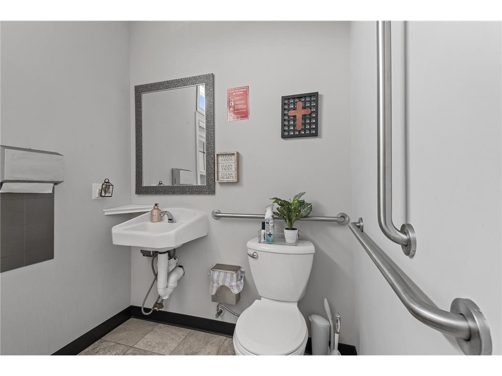 1709 Southcross Drive W Burnsville MN 55306 6817660 image8