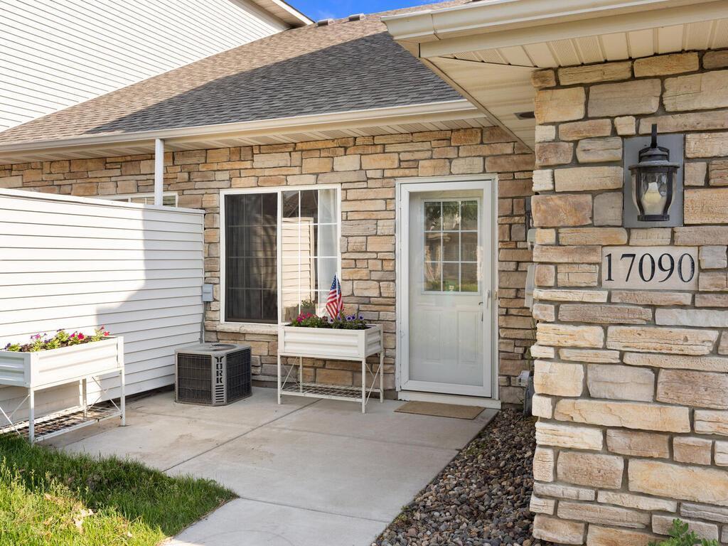 17090 Eastwood Avenue #104 Lakeville MN 55024 7024089 image1