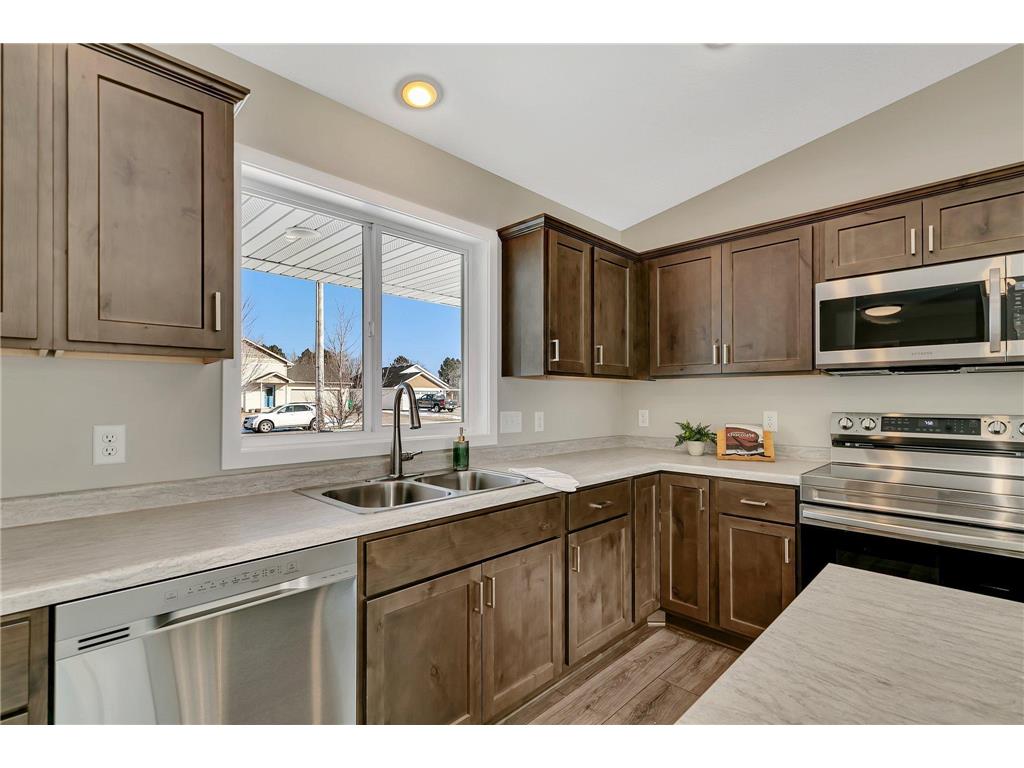 1710 Maple Leaf Lane Litchfield MN 55355 6804643 image5