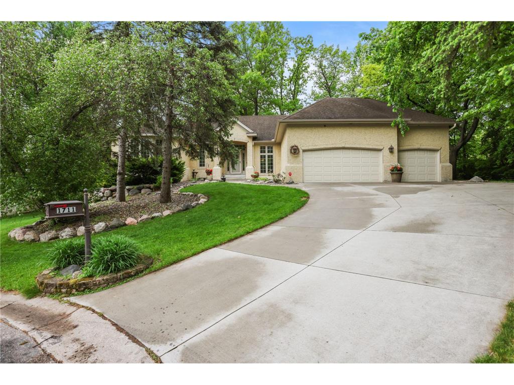 1711 Little Crow Drive South Saint Paul MN 55075 7085008 image1