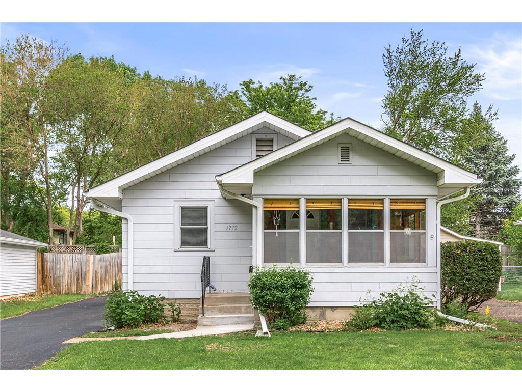 1712 Carl Street Lauderdale MN 55113 6747373 image1