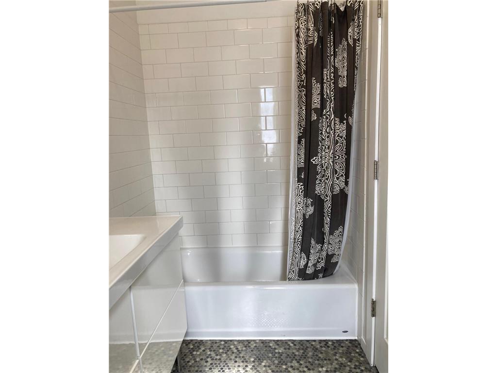 1712 E 84th Street Bloomington MN 55425 7048087 image10