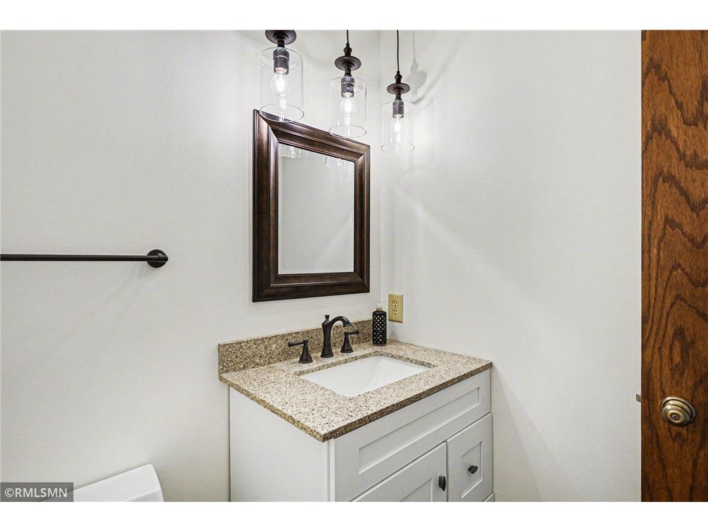 1712 James Court Burnsville MN 55337 7050937 image16