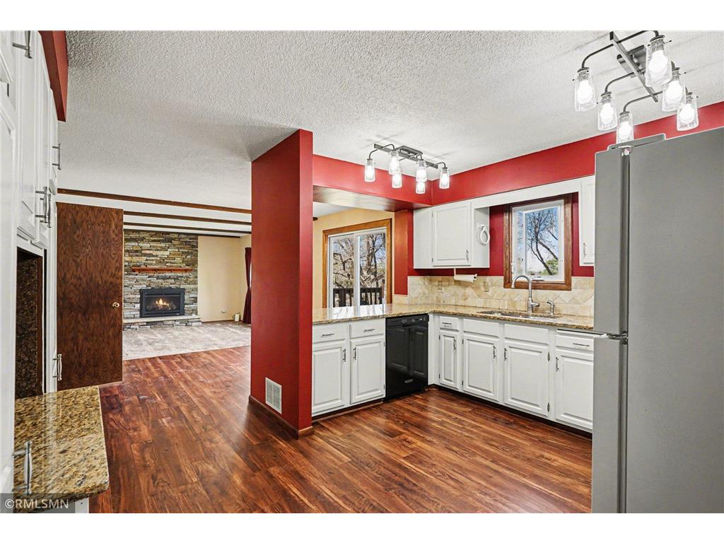 1712 James Court Burnsville MN 55337 7050937 image2