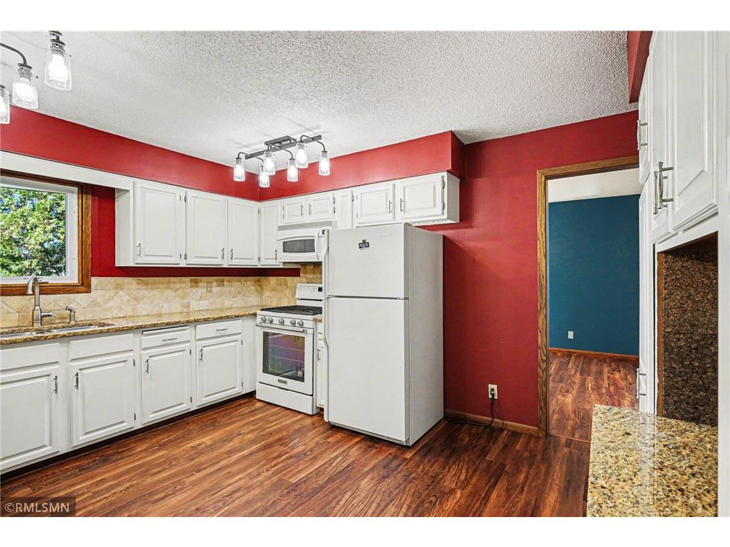 1712 James Court Burnsville MN 55337 7050937 image3