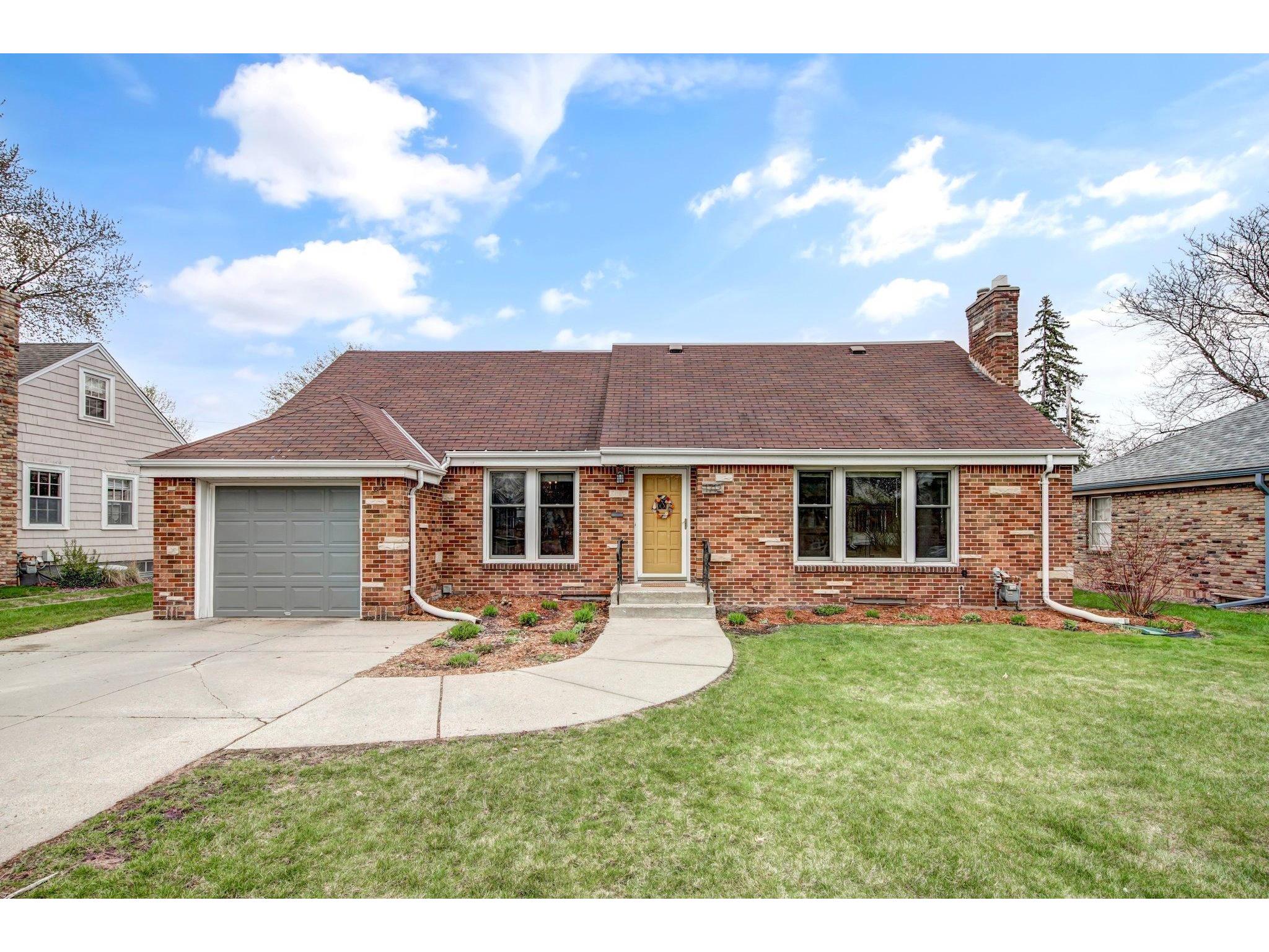 1712 Pascal Street, Falcon Heights, MN 55113 MLS 5747752 Edina Realty