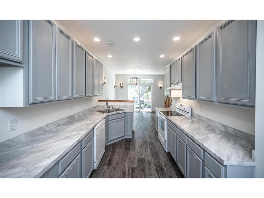 17120 Embers Avenue #208 Lakeville MN 55024 7082719 image12
