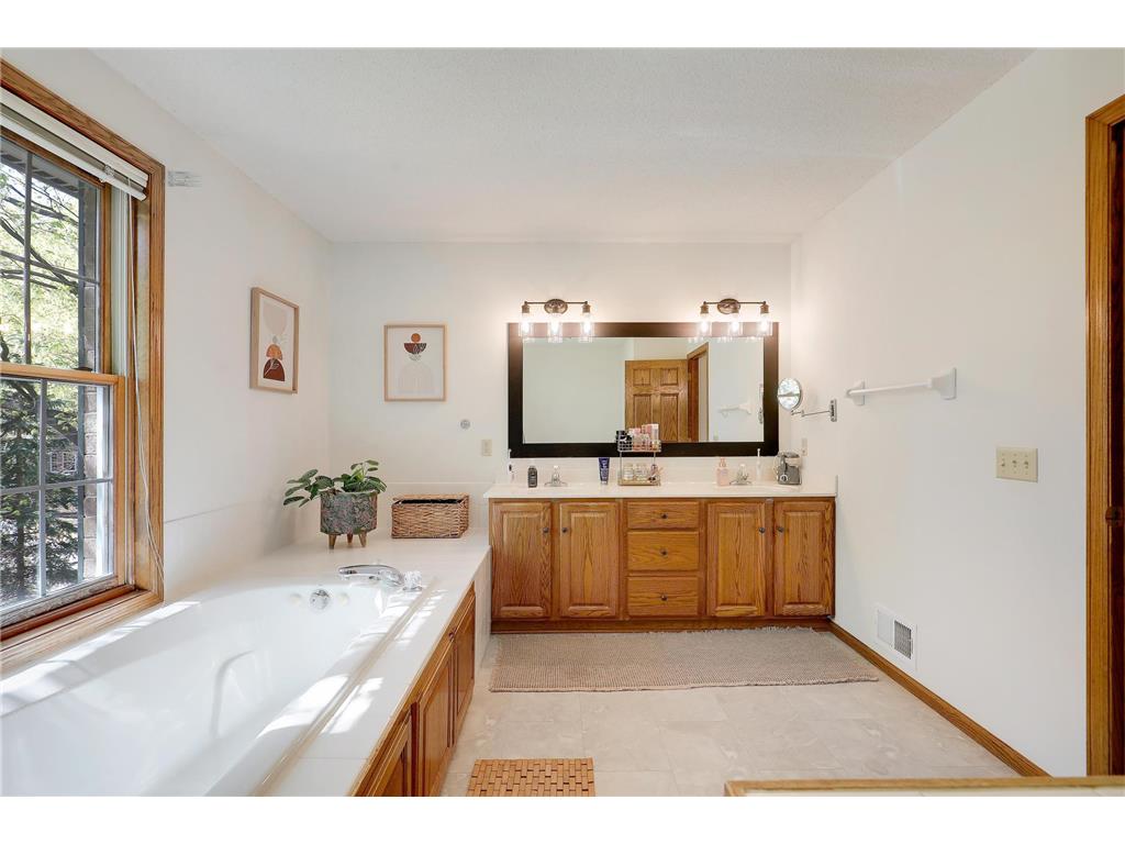 17126 New Market Drive Eden Prairie MN 55347 7027275 image48