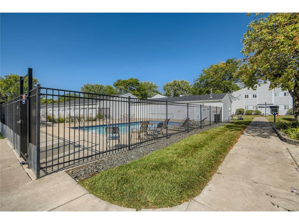 1713 Fulham Street #F Lauderdale MN 55113 6822537 image11