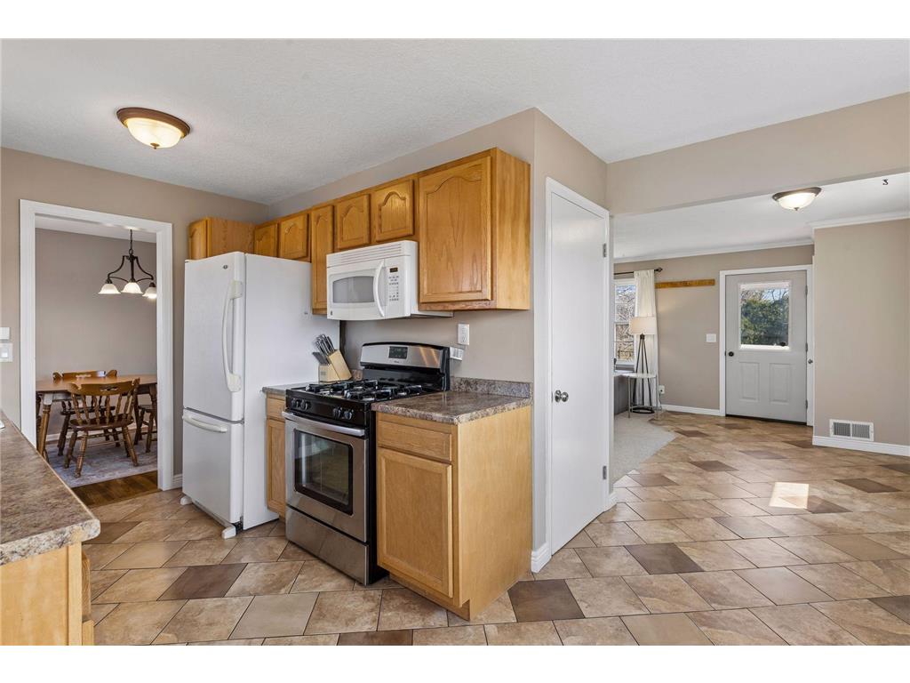 1713 Independence Avenue N Golden Valley MN 55427 7048594 image10