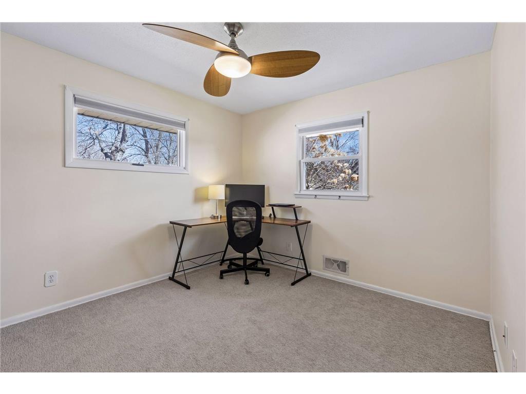 1713 Independence Avenue N Golden Valley MN 55427 7048594 image18