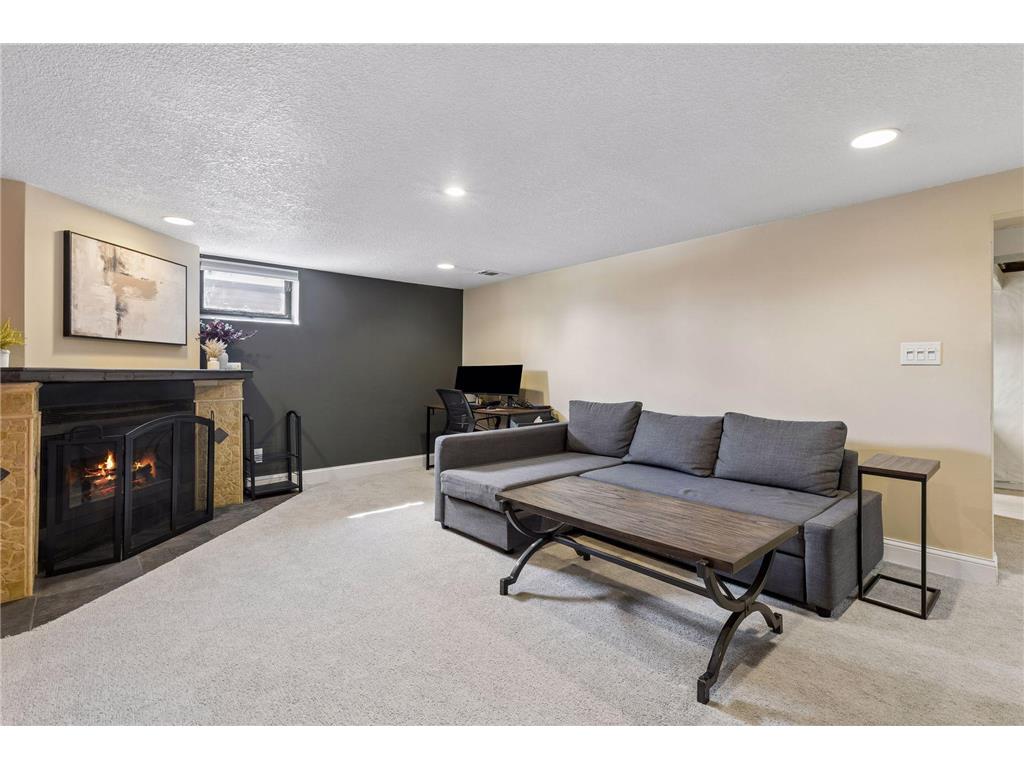1713 Independence Avenue N Golden Valley MN 55427 7048594 image22