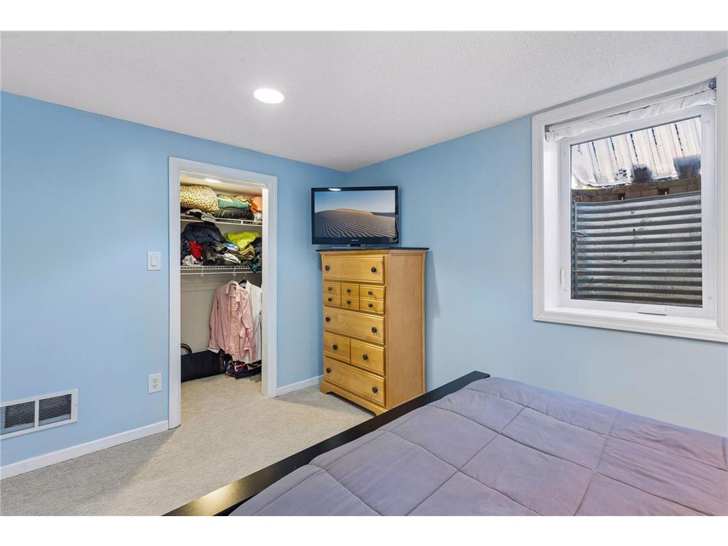 1713 Independence Avenue N Golden Valley MN 55427 7048594 image28
