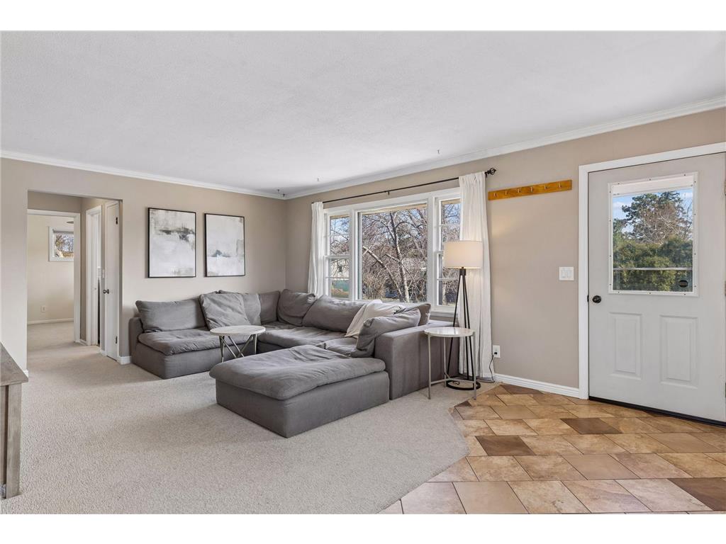 1713 Independence Avenue N Golden Valley MN 55427 7048594 image3