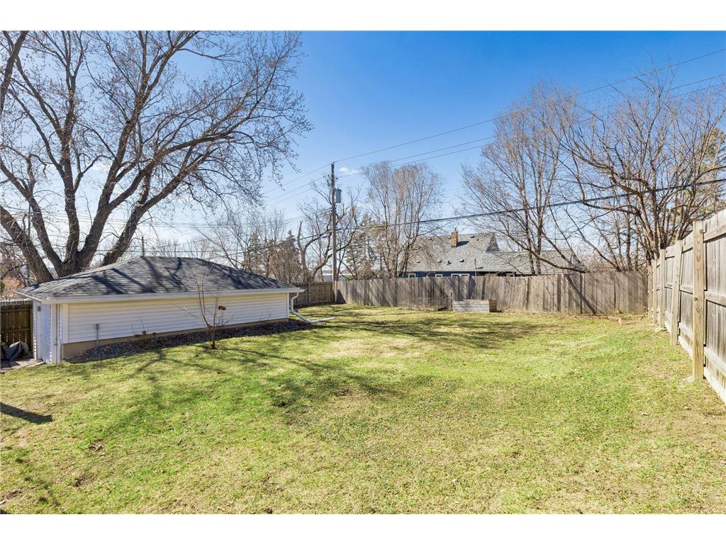 1713 Independence Avenue N Golden Valley MN 55427 7048594 image36