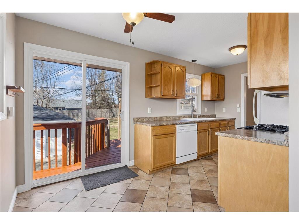 1713 Independence Avenue N Golden Valley MN 55427 7048594 image8