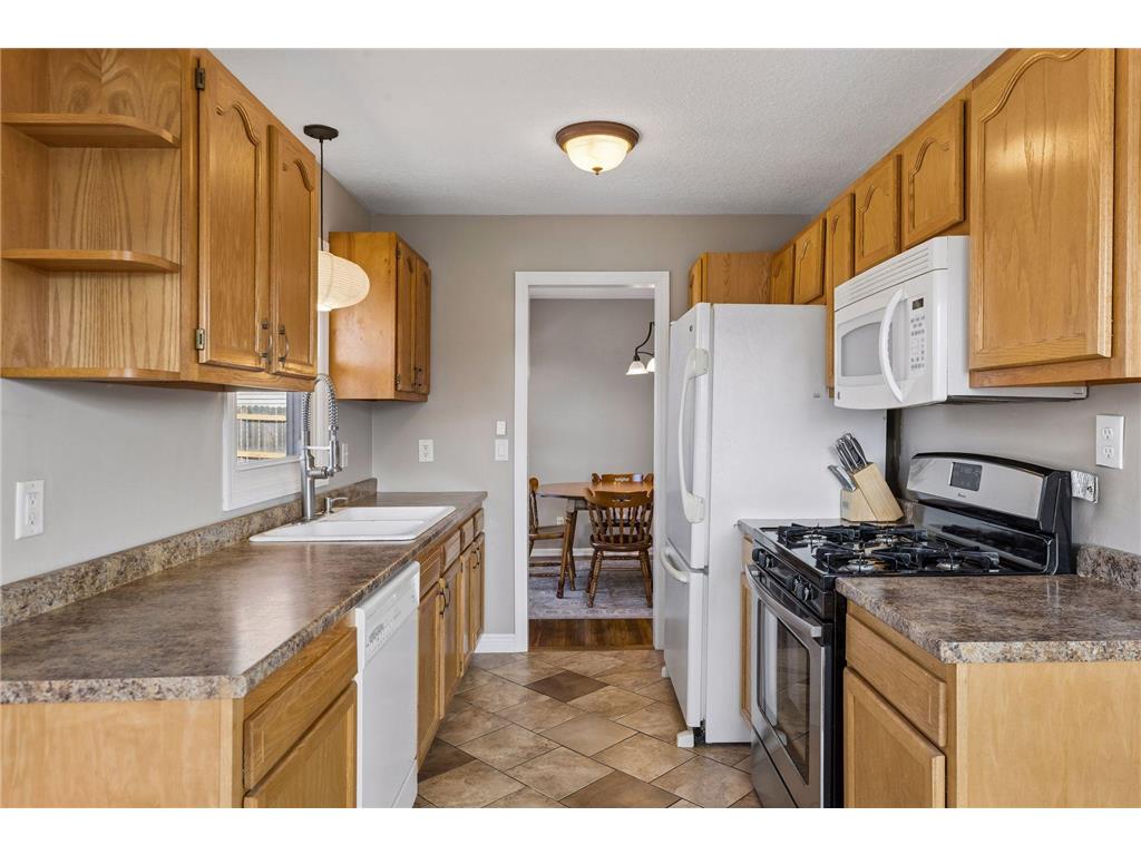 1713 Independence Avenue N Golden Valley MN 55427 7048594 image9