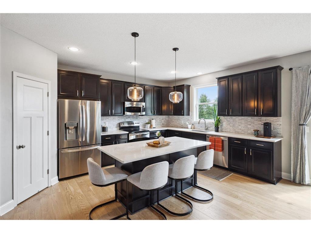 1715 Hemlock Way Chanhassen MN 55317 6590608 image1