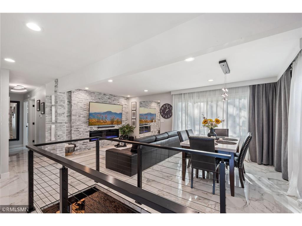 1715 Hillview Road Shoreview MN 55126 7021799 image12