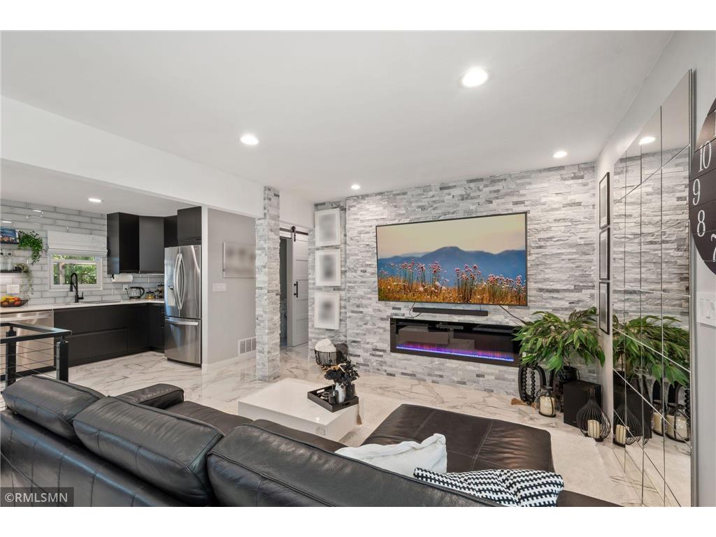 1715 Hillview Road Shoreview MN 55126 7021799 image14