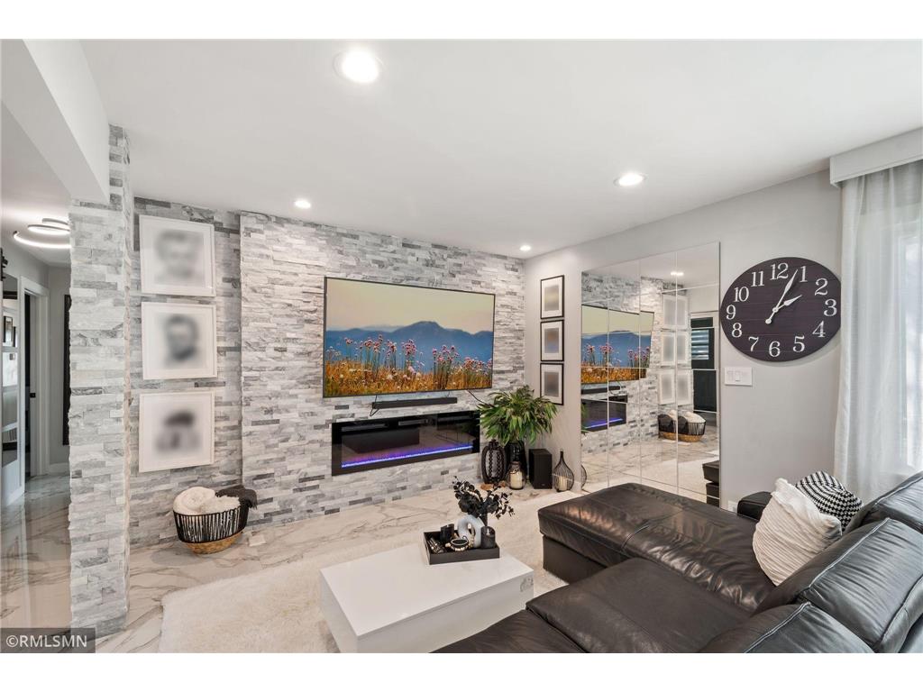 1715 Hillview Road Shoreview MN 55126 7021799 image15