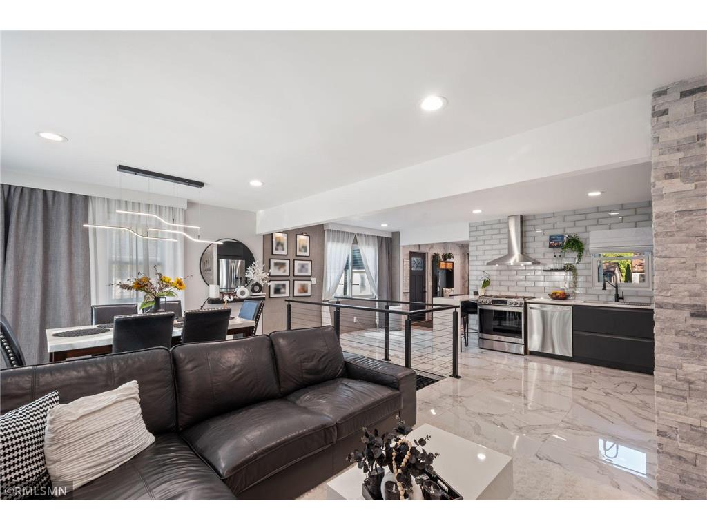 1715 Hillview Road Shoreview MN 55126 7021799 image16