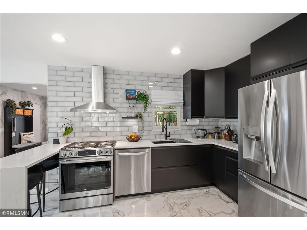 1715 Hillview Road Shoreview MN 55126 7021799 image18