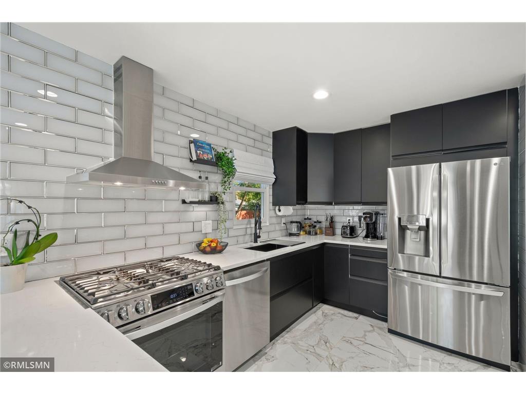 1715 Hillview Road Shoreview MN 55126 7021799 image20