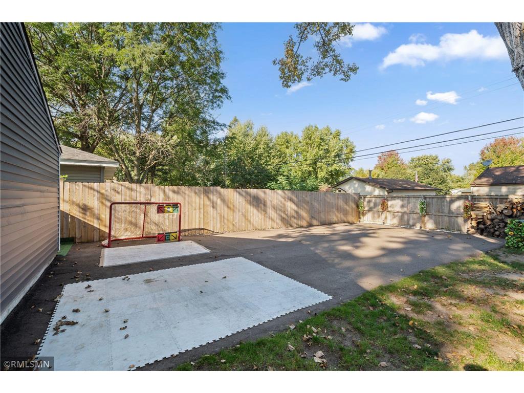 1715 Hillview Road Shoreview MN 55126 7021799 image39