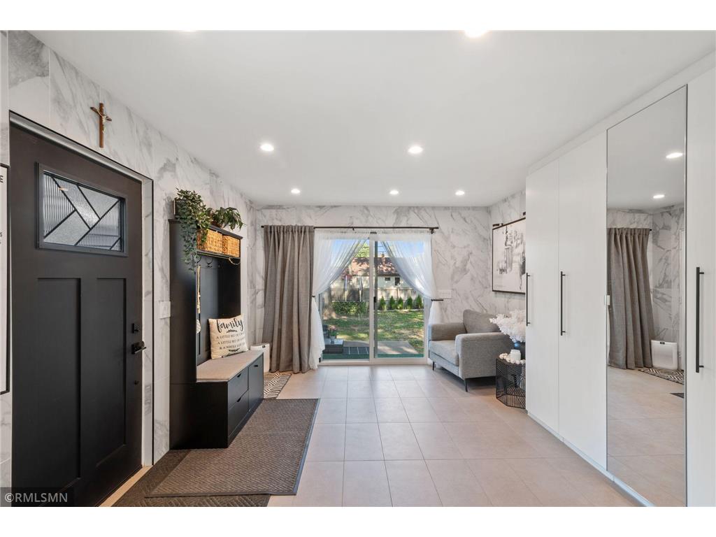 1715 Hillview Road Shoreview MN 55126 7021799 image8