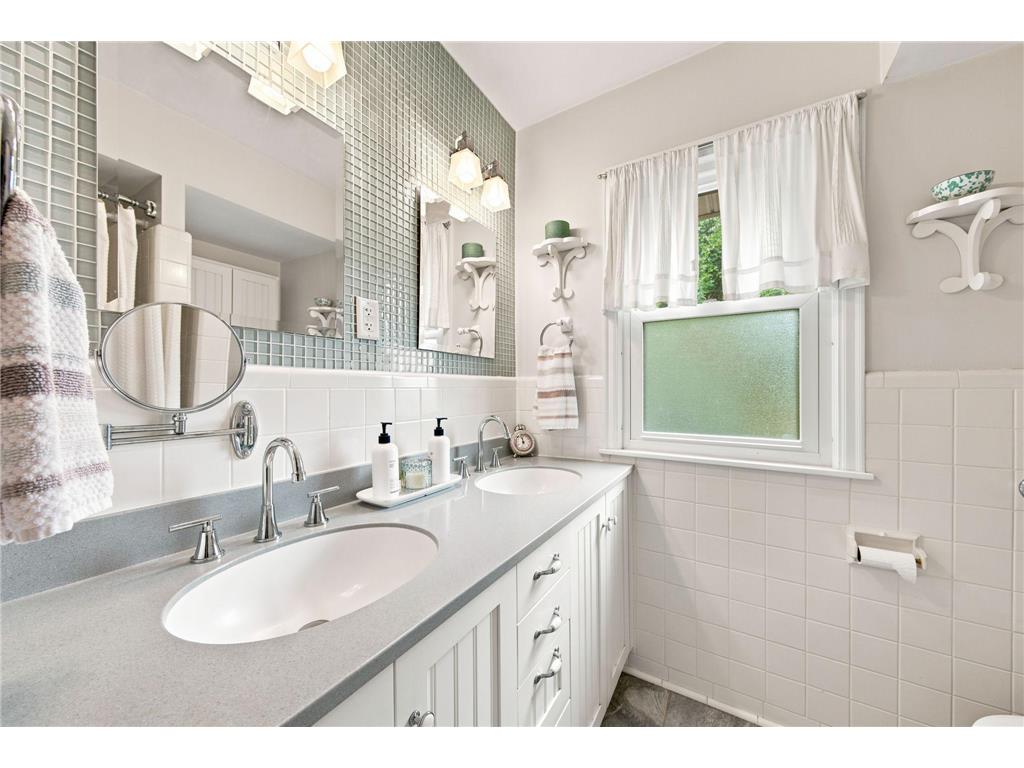 1715 Preston Lane Hopkins MN 55343 7101103 image19