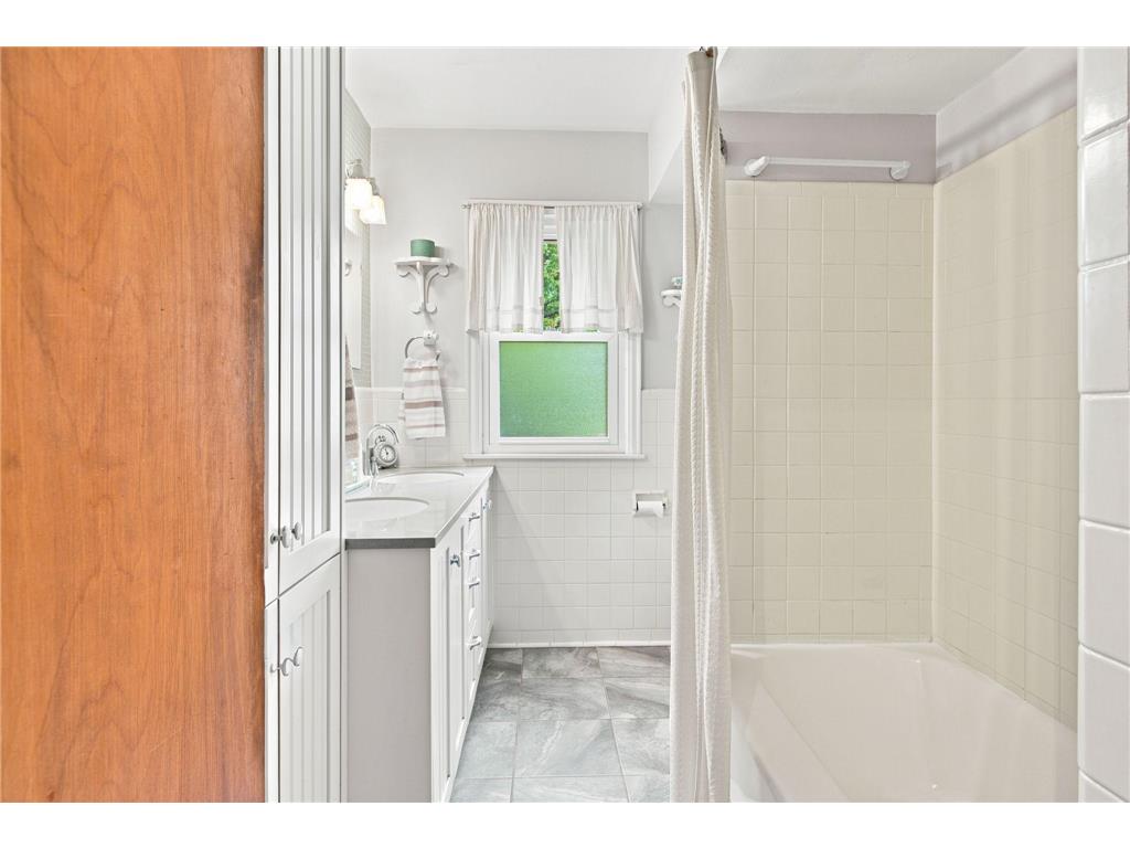 1715 Preston Lane Hopkins MN 55343 7101103 image20