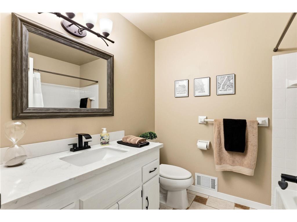 17152 Gage Way Lakeville MN 55024 7101425 image19
