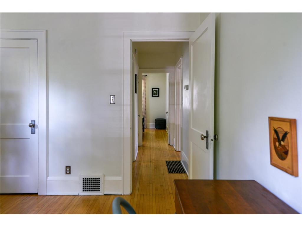 1716 Juliet Avenue Saint Paul MN 55105 7085107 image23