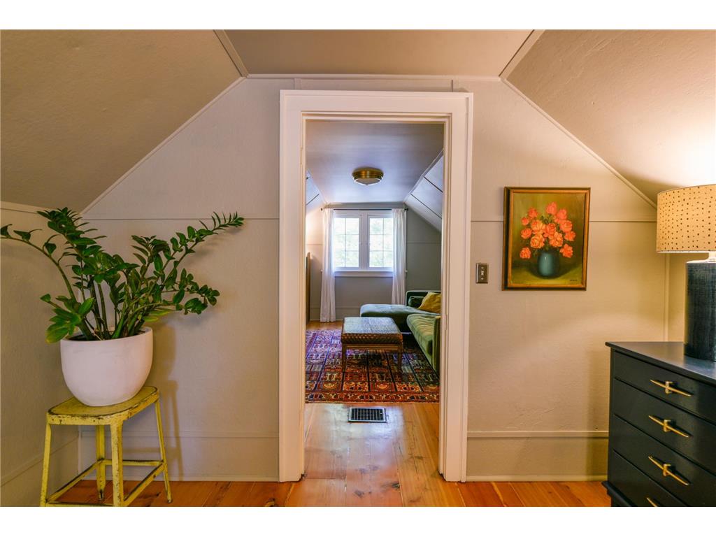1716 Juliet Avenue Saint Paul MN 55105 7085107 image35