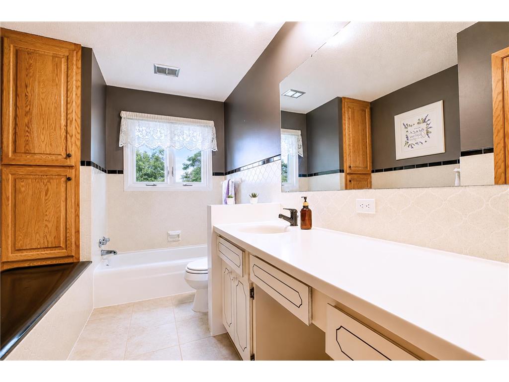 17168 560th Avenue Austin MN 55912 7077728 image33