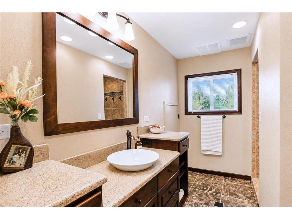 17168 560th Avenue Austin MN 55912 7077728 image43