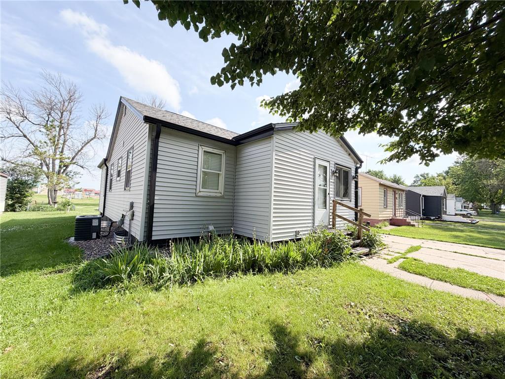 1719 Dover Street Worthington MN 56187 7103597 image2