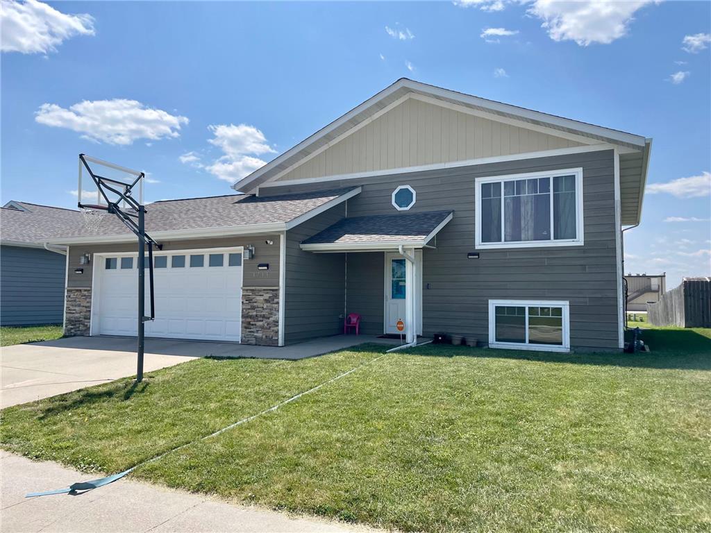 1719 Grand Avenue Worthington MN 56187 6385728 image1