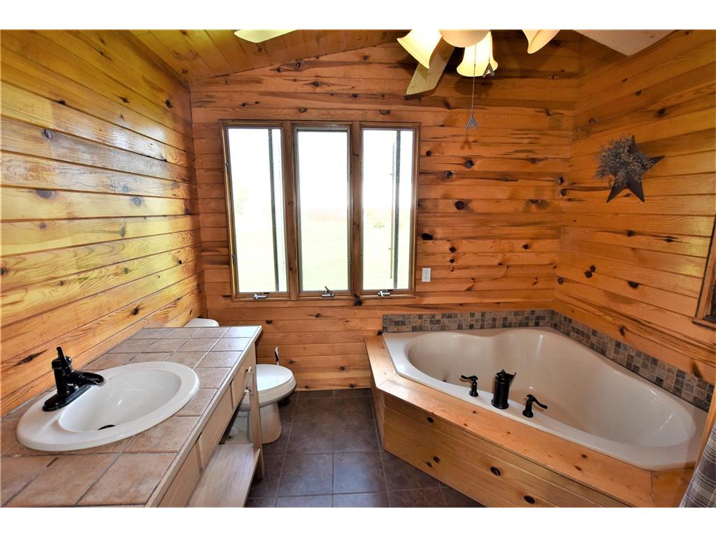 17195 350th Street Wannaska MN 56761 6774263 image10