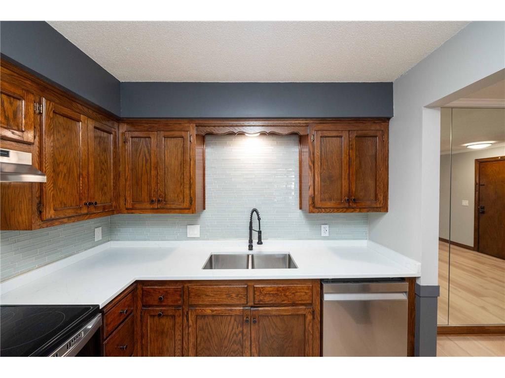 1720 3rd Avenue S #101 Minneapolis MN 55404 7043269 image16
