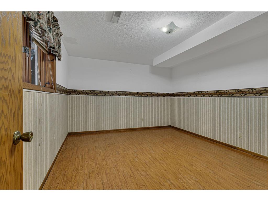 1720 48th Avenue NE Willmar MN 56201 7013835 image24