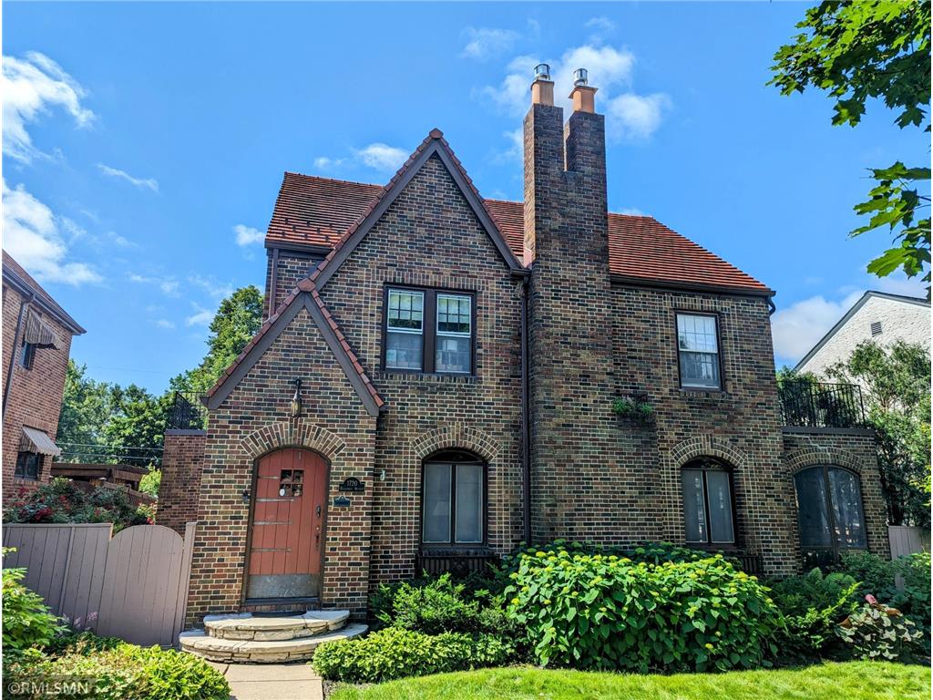 1720 Hillcrest Avenue Saint Paul MN 55116 6754556 image1