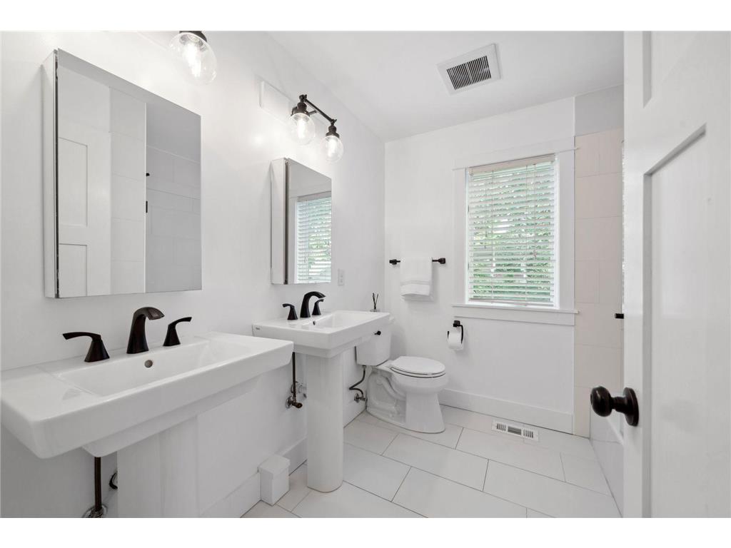 17209 Grays Bay Boulevard Minnetonka MN 55391 - Lake Minnetonka 6816345 image37