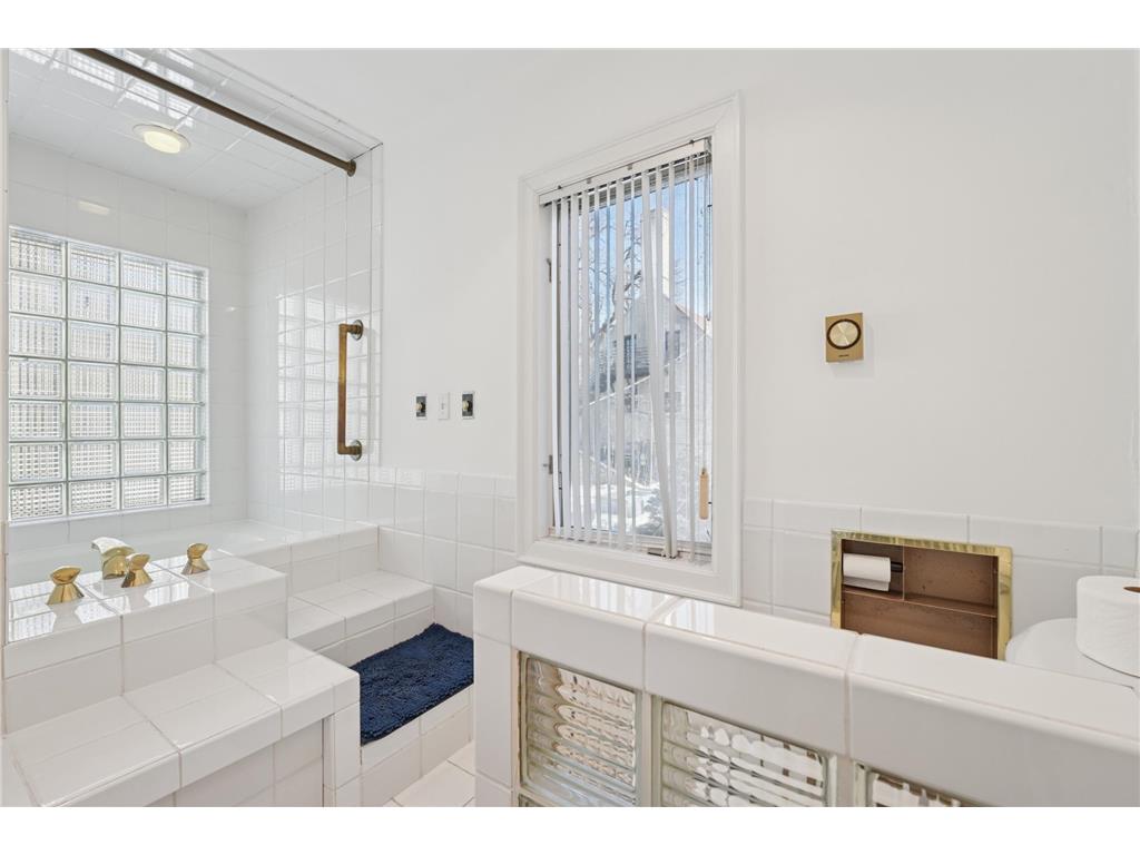1721 Humboldt Avenue S #2 + 3 Minneapolis MN 55403 6825998 image23