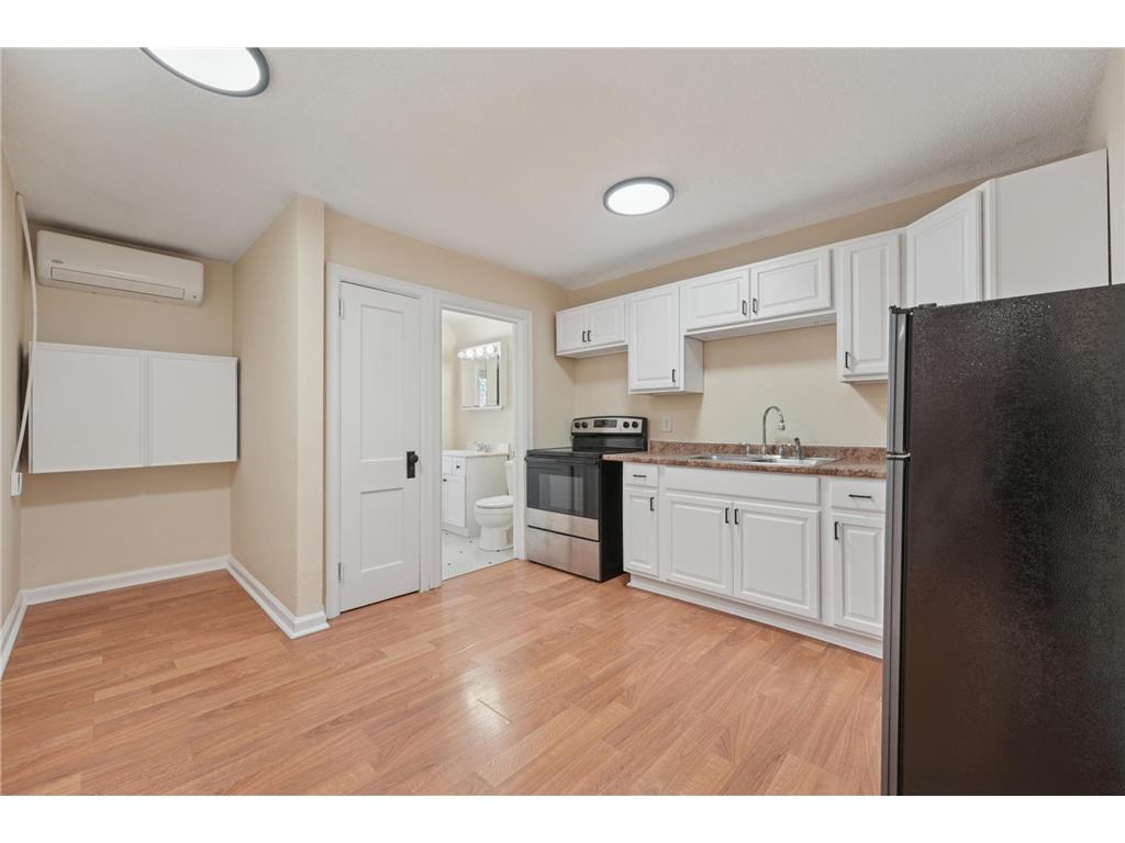 1721 Humboldt Avenue S #2 + 3 Minneapolis MN 55403 6825998 image34